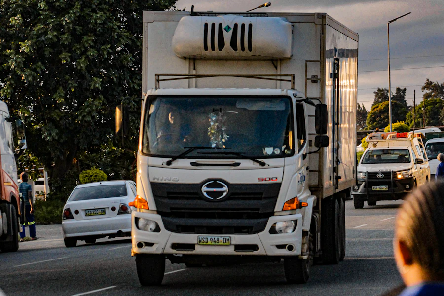 Camión rígido con caja
